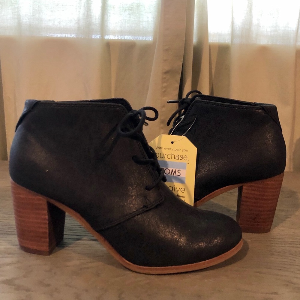 NWT Toms Lunata Lace Up Booties